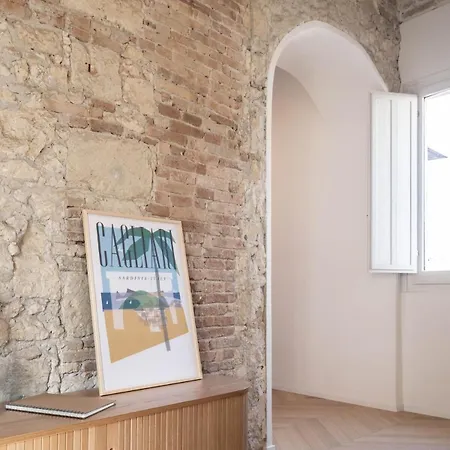 Апартаменты Is Tres Damas - Chic Living In The Heart Of The Town Кальяри