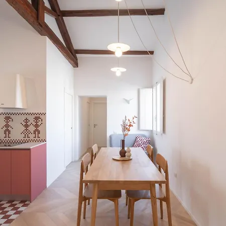 Is Tres Damas - Chic Living In The Heart Of The Town * Кальяри