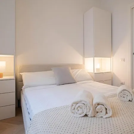 Апартаменты Is Tres Damas - Chic Living In The Heart Of The Town *