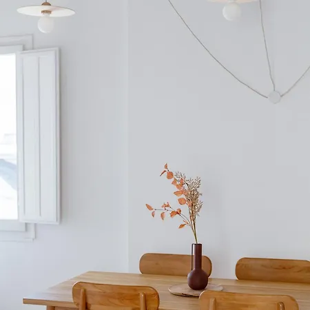 Is Tres Damas - Chic Living In The Heart Of The Town Lägenhet