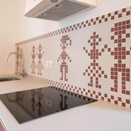 Апартаменты Is Tres Damas - Chic Living In The Heart Of The Town Кальяри