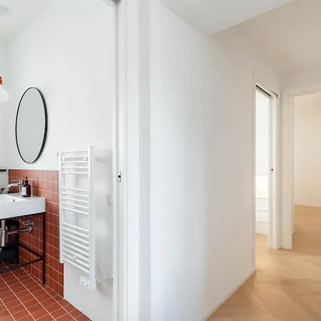 Is Tres Damas - Chic Living In The Heart Of The Town